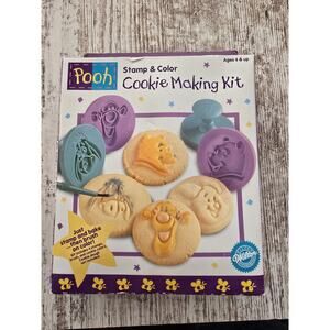 Vintage 1997 Wilton Disney Cookie Cutter Set Winnie the Pooh Eeyore Sealed